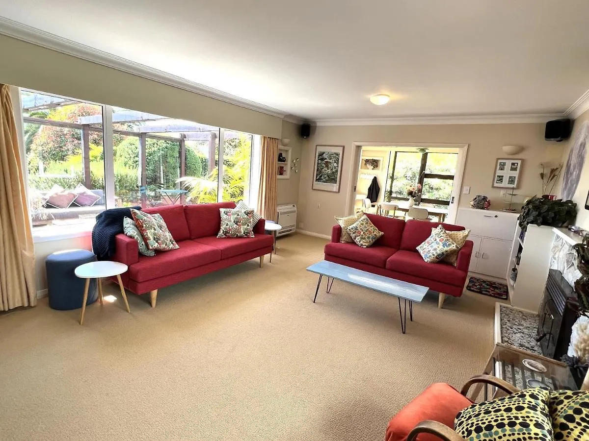Tranquility Base - Waikanae Beach Holiday Home Nieuw-Zeeland
