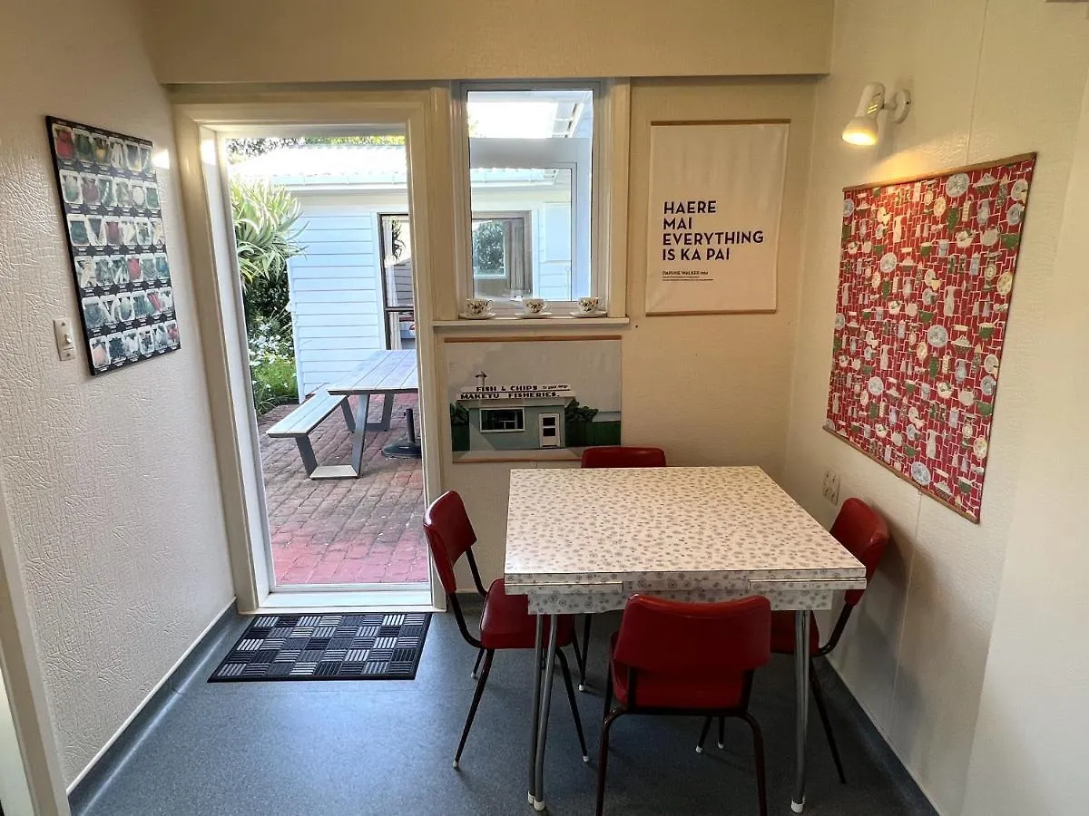 Tranquility Base - Waikanae Beach Holiday Home Nieuw-Zeeland