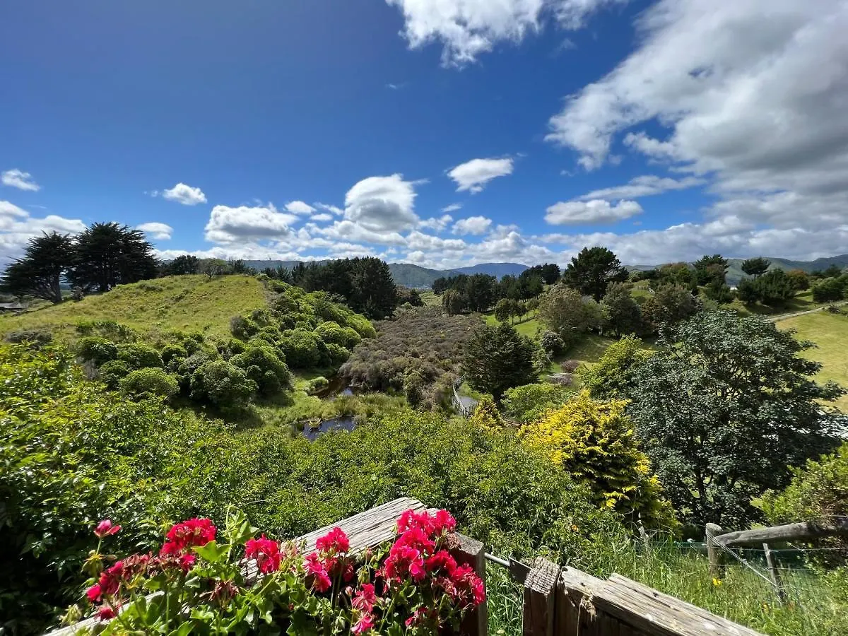 Tranquility Base - Waikanae Beach Holiday Home 0*,